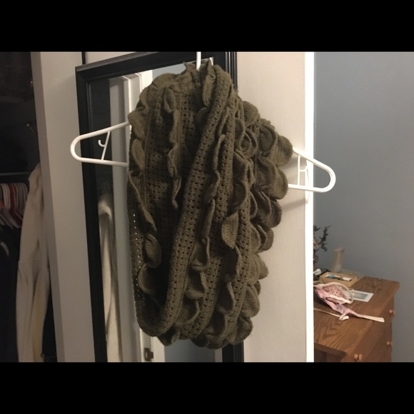 Taleen Accessories - Infinity scarf